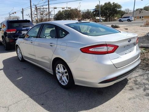 Used 2016 Ford Fusion SE FWD image 5