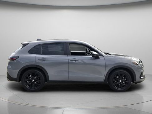 Used 2025 Honda HR-V Sport image 3