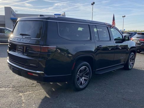 Used 2024 Jeep Wagoneer L Series II w/ Flexible Seating Group AWD/4WD image 5