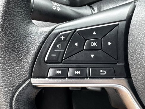 Used 2024 Nissan Sentra SV image 24