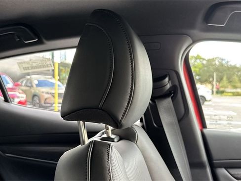 New 2026 MAZDA MAZDA3 Hatchback w/Premium Plus Pkg image 21