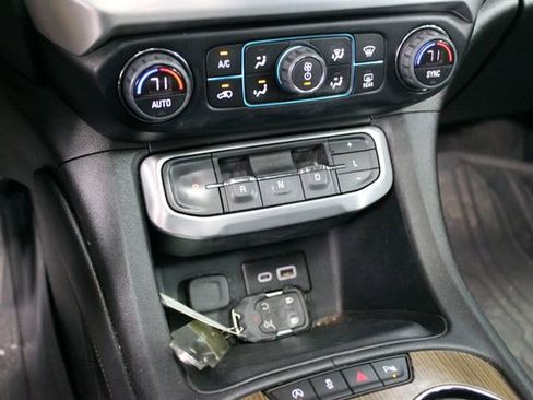 Used 2021 GMC Acadia SLE w/ Driver Convenience Package AWD/4WD image 19