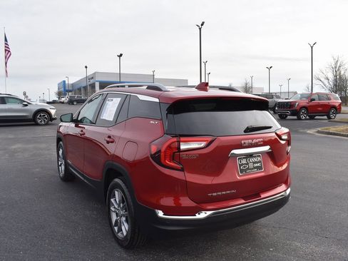 Used 2024 GMC Terrain SLT w/ Tech Package image 5