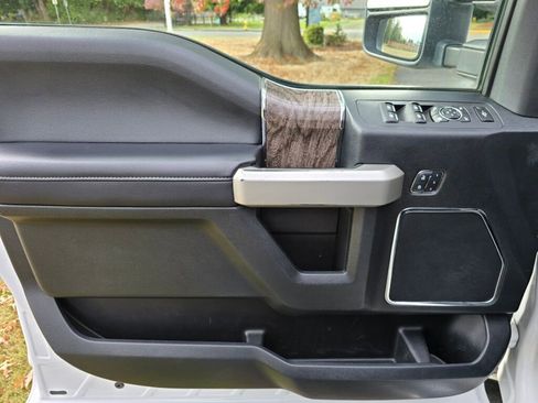 Used 2018 Ford F250 Lariat image 23