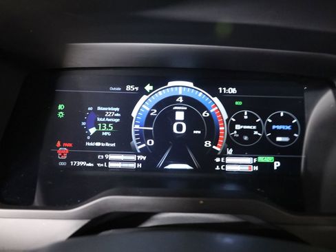 Used 2024 Toyota Sequoia Capstone AWD/4WD image 16