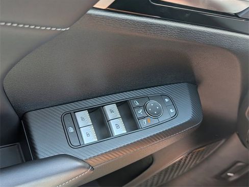 New 2025 Mitsubishi Outlander SE image 11