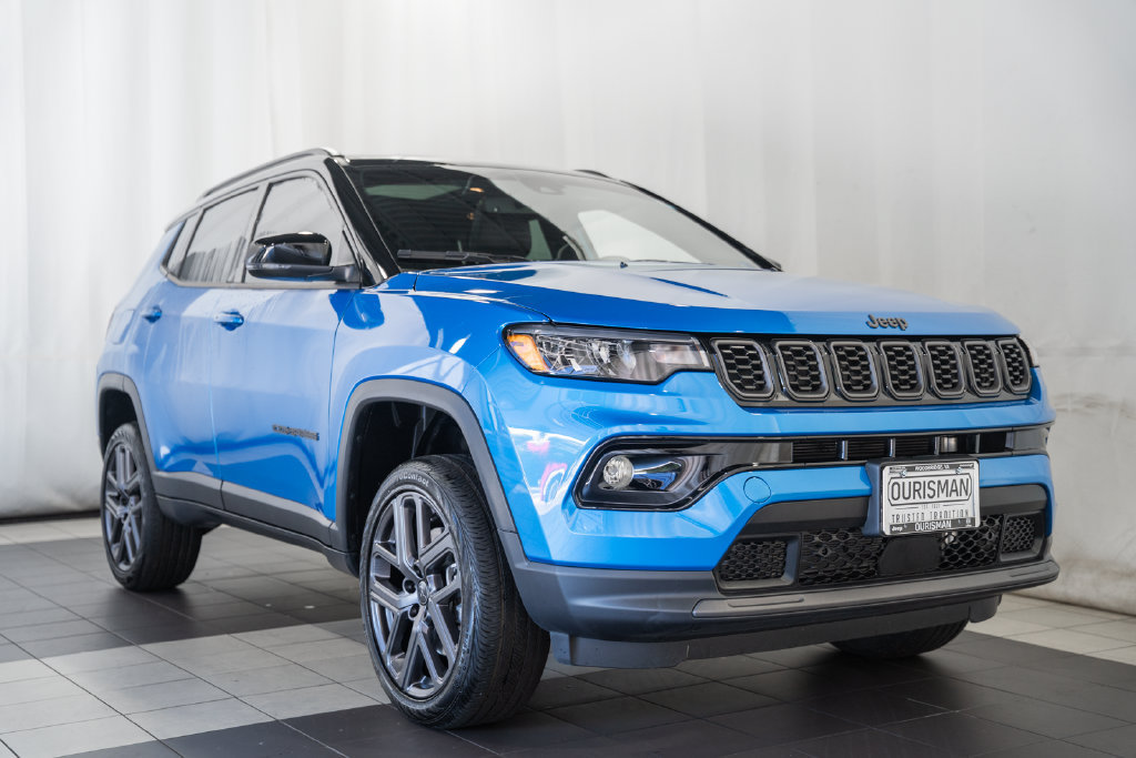 Certified 2025 Jeep Compass Limited w/ Sun & Sound Group AWD/4WD image 1