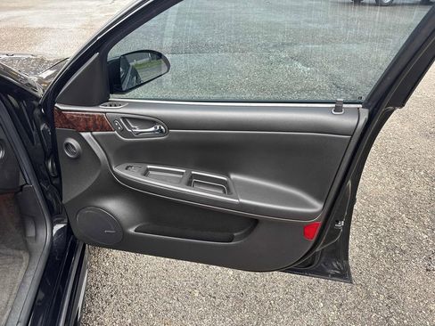 Used 2013 Chevrolet Impala LTZ image 30