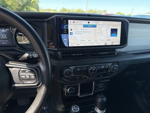 Used 2024 Jeep Gladiator Sport image 29