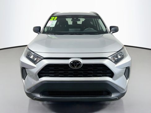 Used 2021 Toyota RAV4 LE FWD image 11