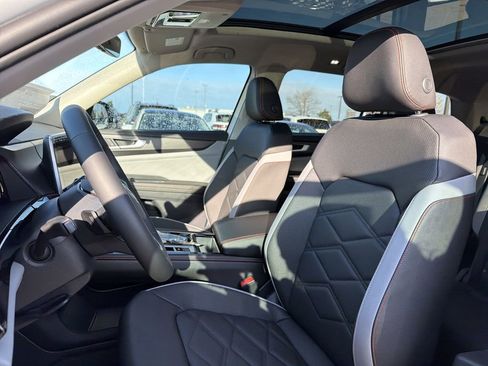 New 2026 Volkswagen Atlas Peak Edition AWD/4WD image 12
