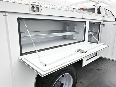 New 2025 Ford F450 XL w/ XL Chrome Package image 26