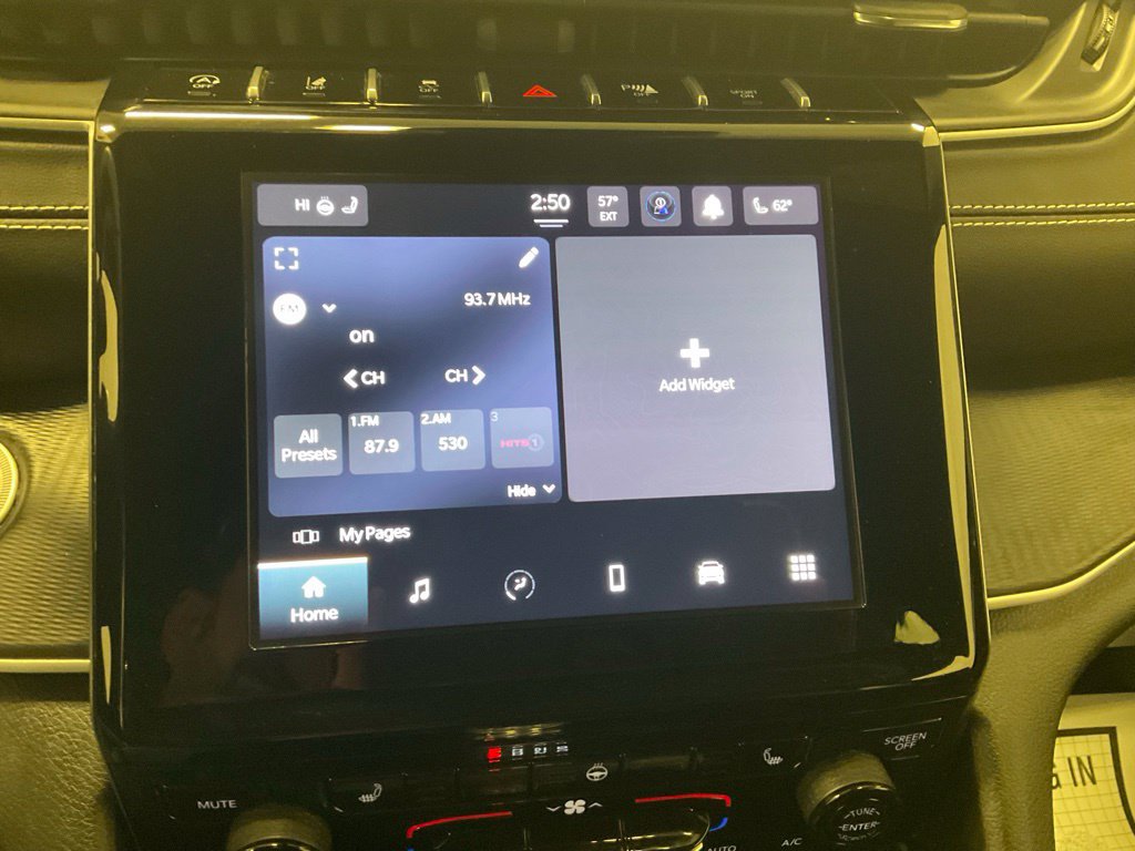 Used 2024 Jeep Grand Cherokee Altitude AWD/4WD image 20