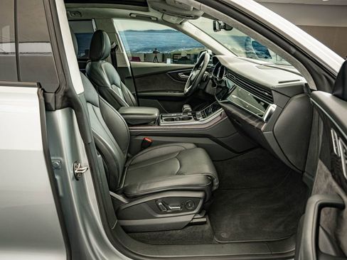Used 2019 Audi Q8 Prestige AWD/4WD image 36