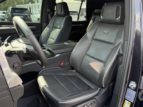 Used 2025 Cadillac Escalade Premium Luxury w/ Touring Package AWD/4WD image 7