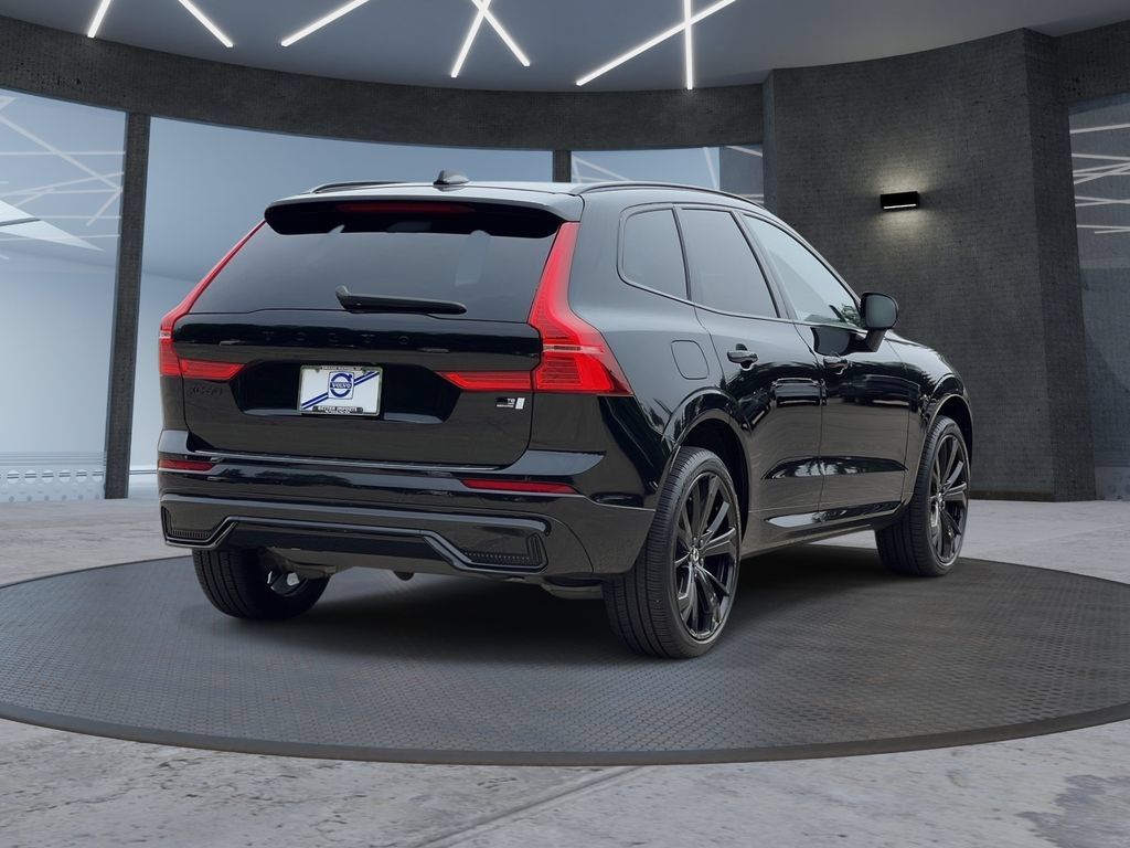 Used 2024 Volvo XC60 T8 Ultimate w/ Protection Package Premier AWD/4WD image 4