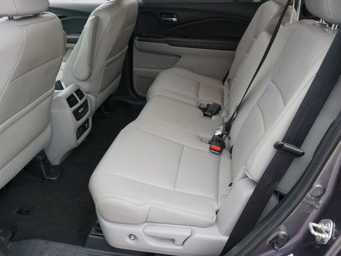 Used 2016 Honda Pilot Touring image 29