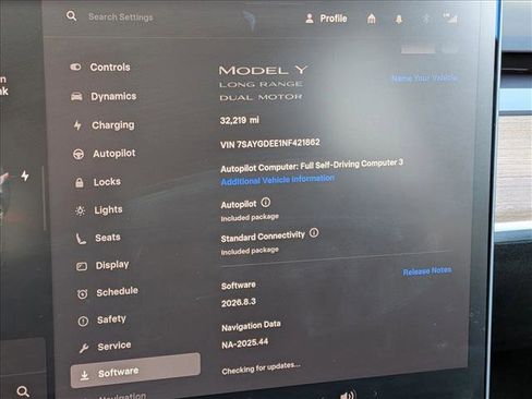 Used 2022 Tesla Model Y Long Range AWD/4WD image 28