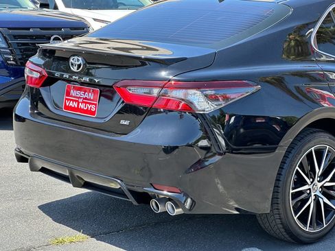 Used 2023 Toyota Camry SE FWD image 8