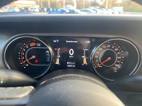 Used 2021 Jeep Wrangler Sport S image 10