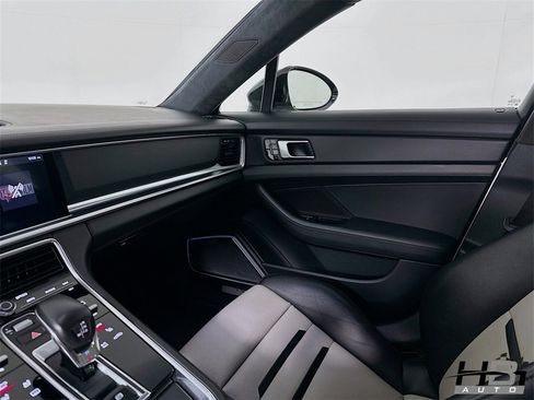Used 2018 Porsche Panamera Turbo image 17