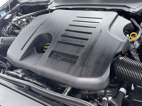 Used 2023 Land Rover Discovery Metropolitan Edition image 66