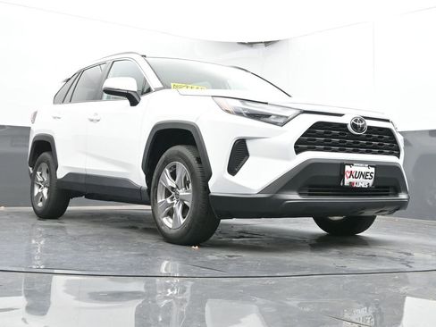 Used 2025 Toyota RAV4 XLE image 41