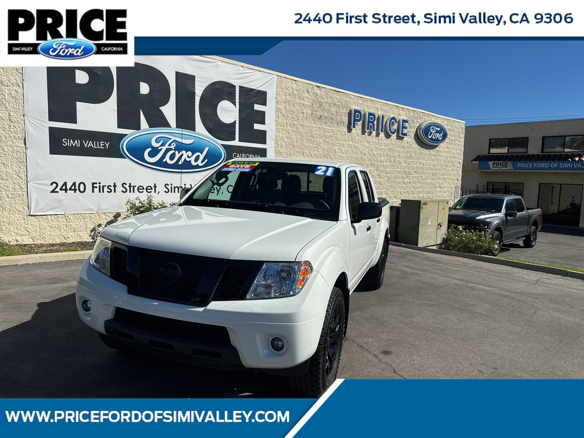 Used 2021 Nissan Frontier SV w/ Midnight Edition Floor Mats AWD/4WD image 1
