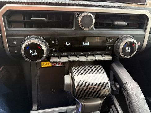 Used 2025 Toyota 4Runner 4WD image 20