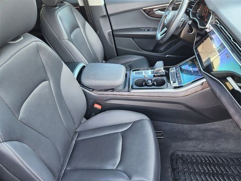 Used 2022 Audi Q8 Premium Plus image 14