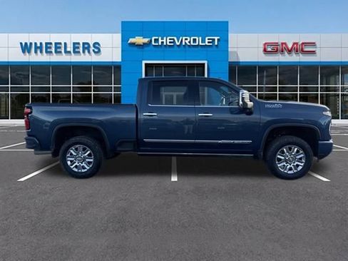 Used 2025 Chevrolet Silverado 3500 High Country w/ High Country Premium Package image 7