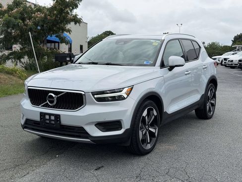 Used 2020 Volvo XC40 T5 Momentum w/ Protection Package Premier AWD/4WD image 23