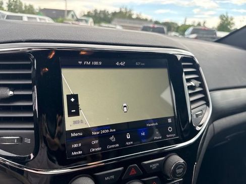 Used 2020 Jeep Grand Cherokee Altitude AWD/4WD image 26
