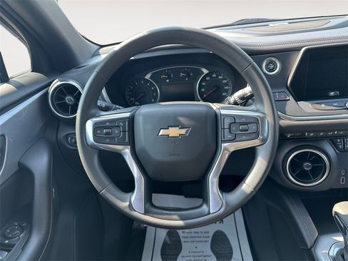 Used 2022 Chevrolet Blazer LT image 12