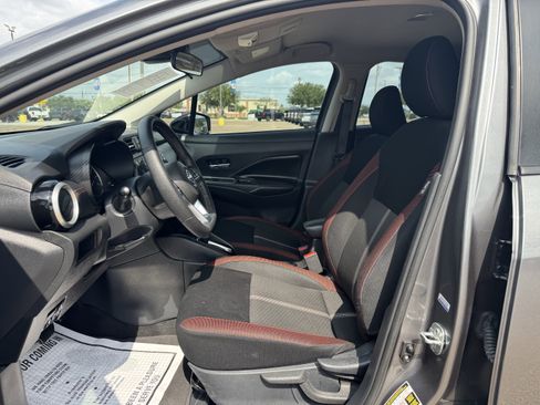 Used 2025 Nissan Versa SR w/ Trunk Package FWD image 20