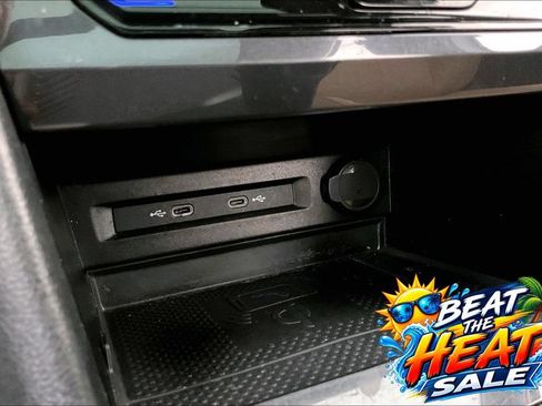 Used 2022 Volkswagen Tiguan SE FWD image 29