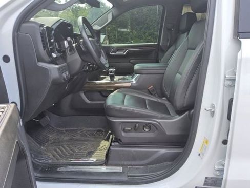 Used 2024 Chevrolet Silverado 1500 RST AWD/4WD image 7