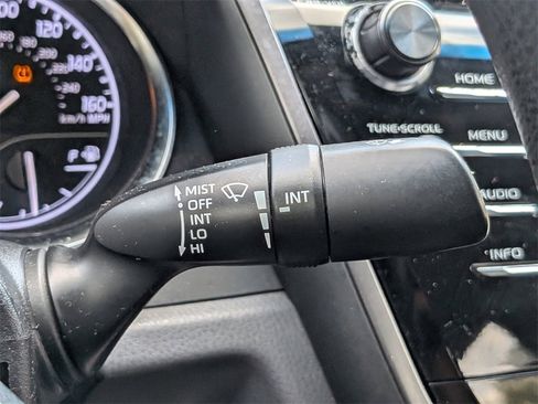 Used 2018 Toyota Camry LE image 24