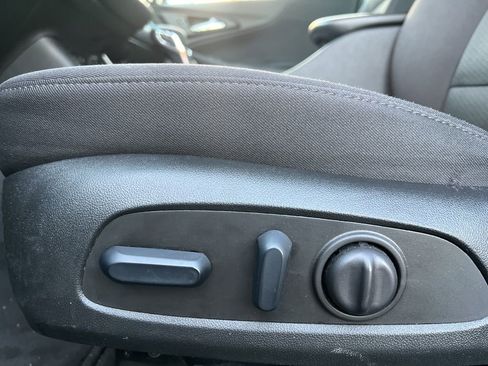 Used 2025 Chevrolet Malibu LT image 10