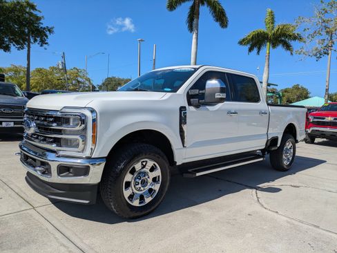 Used 2023 Ford F350 Lariat w/ Chrome Package AWD/4WD image 7