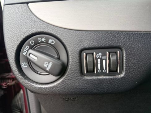 Used 2017 Dodge Grand Caravan GT FWD image 18