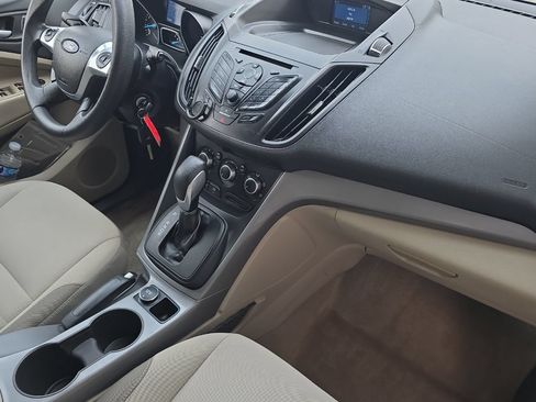 Used 2015 Ford Escape SE FWD image 16