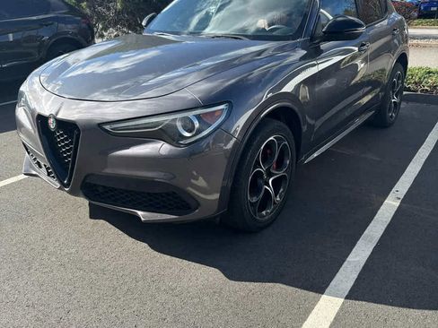 Used 2022 Alfa Romeo Stelvio Veloce image 3
