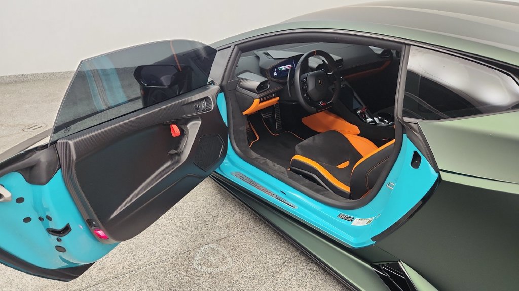 Used 2023 Lamborghini Huracan Tecnica RWD image 28