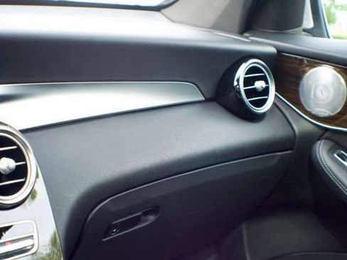 Used 2019 Mercedes-Benz GLC 300 4MATIC image 44