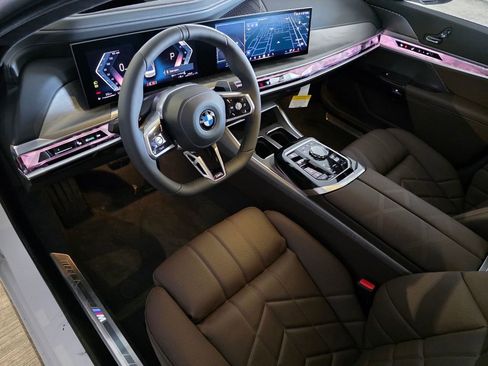 New 2026 BMW 760i xDrive w/ Premium Package image 8
