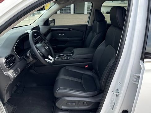 Used 2025 Honda Pilot Touring image 15