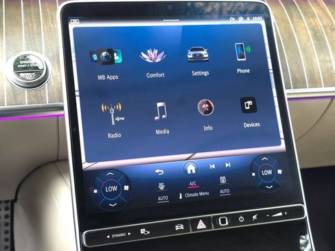 Used 2021 Mercedes-Benz S 580 4MATIC Sedan w/ AMG Line image 42