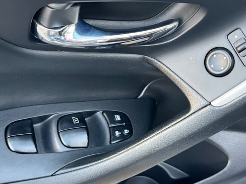 Used 2017 Nissan Altima 2.5 SV image 14