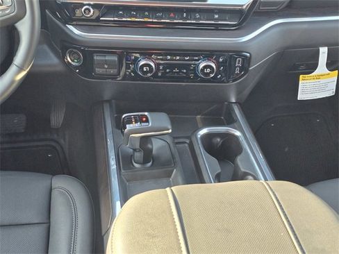 New 2026 GMC Sierra 1500 SLT image 15